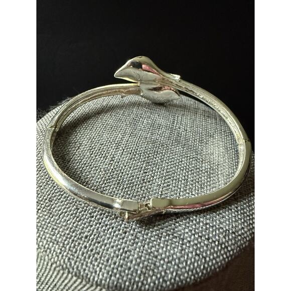 Vintage Avon Bangle Bracelet Silver Tone Faux Pearl Calla Lilly Fairycore Whimsy - Picture 3 of 5